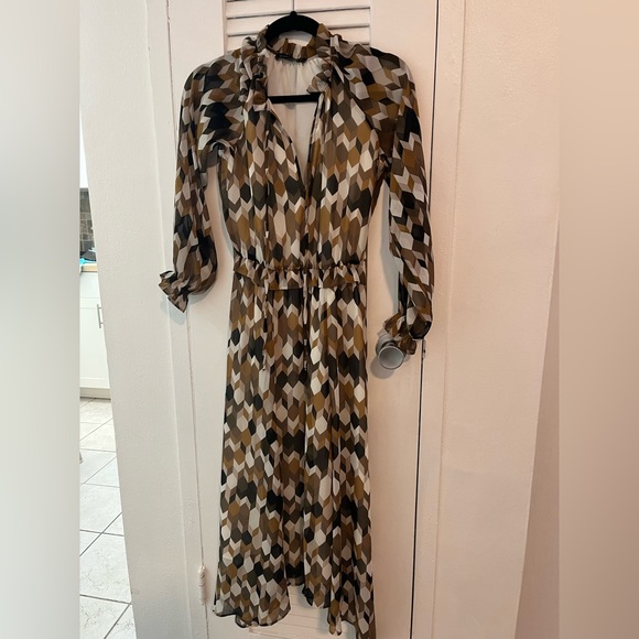 Banana Republic Maxi Dress with gold geometric pattern - Picture 1 of 8